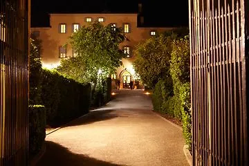 Relais Badia Di Campoleone Hotel 4*
