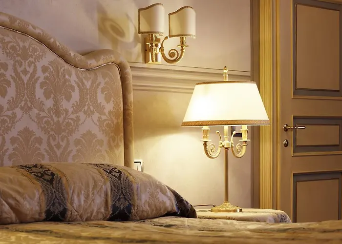 Hotell Relais Badia Di Campoleone