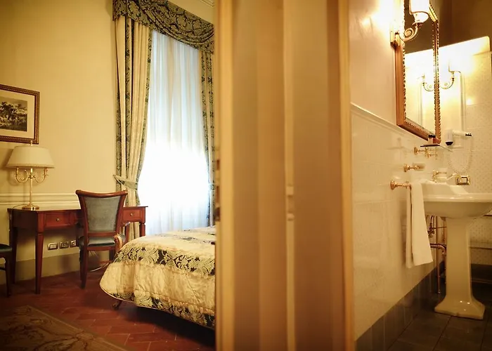Hotell Relais Badia Di Campoleone