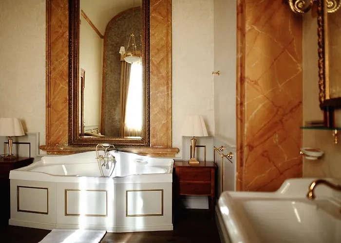 Hotell Relais Badia Di Campoleone