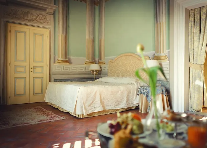 Hotell Relais Badia Di Campoleone